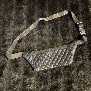 Unisex Fannie pack or waist sack great for working out or holding valuables!!